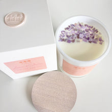 Load image into Gallery viewer, Lychee &amp; Guava Sorbet - Luxe Gem Soy Candle
