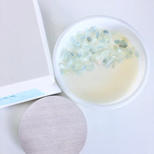 Load image into Gallery viewer, Gardenia Blossom - Luxe Gem Soy Candle
